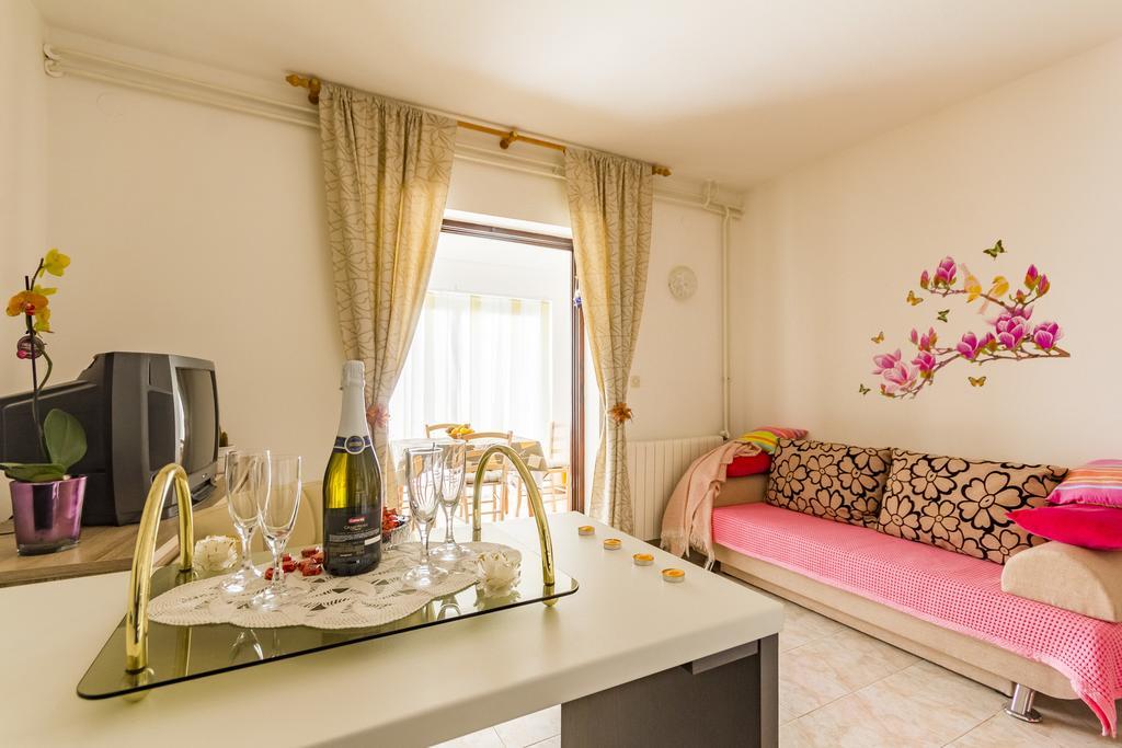 Apartment Lori Fažana Buitenkant foto