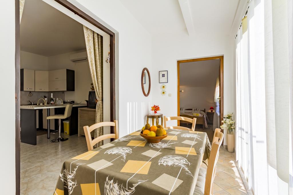 Apartment Lori Fažana Buitenkant foto
