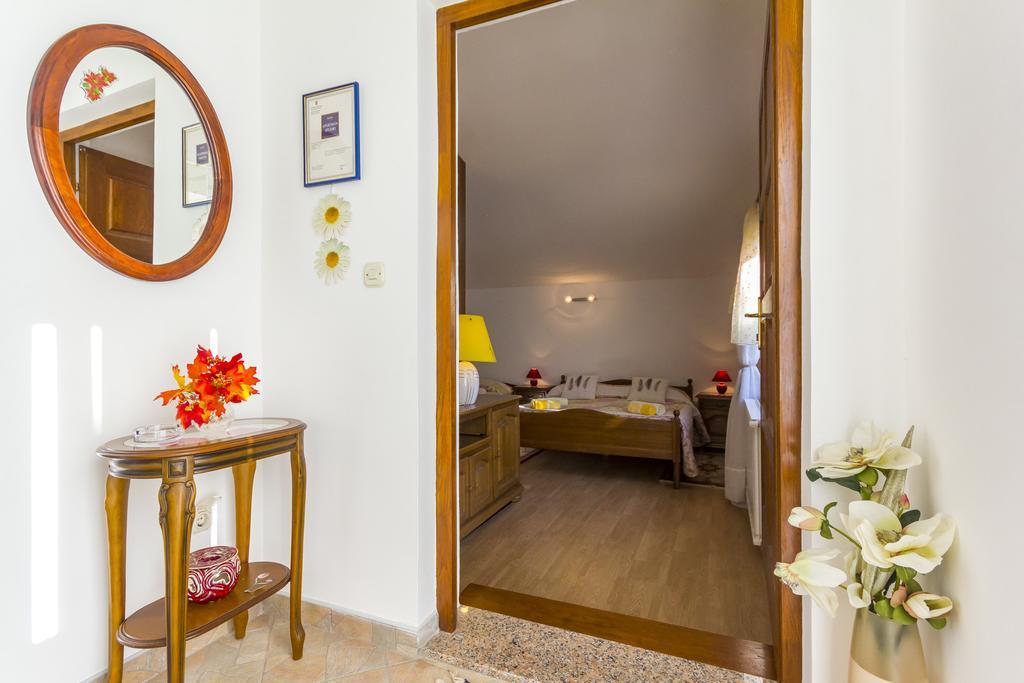Apartment Lori Fažana Buitenkant foto