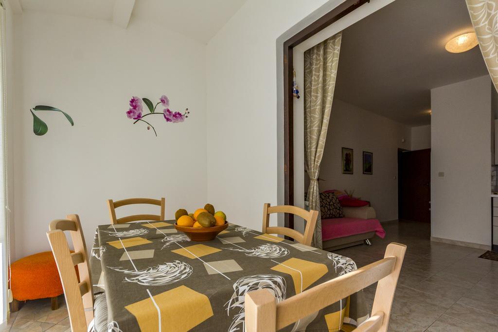 Apartment Lori Fažana Buitenkant foto